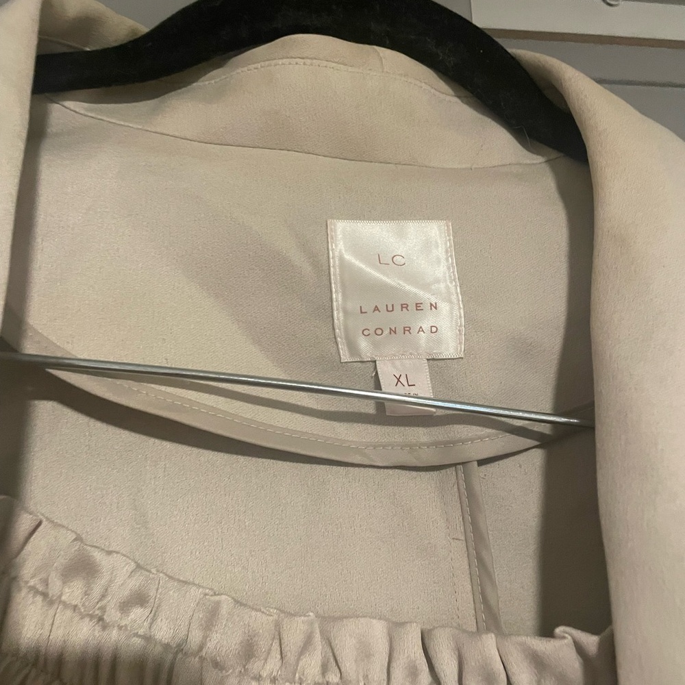 Beige Lauren Conrad suit - Picture 5 of 7